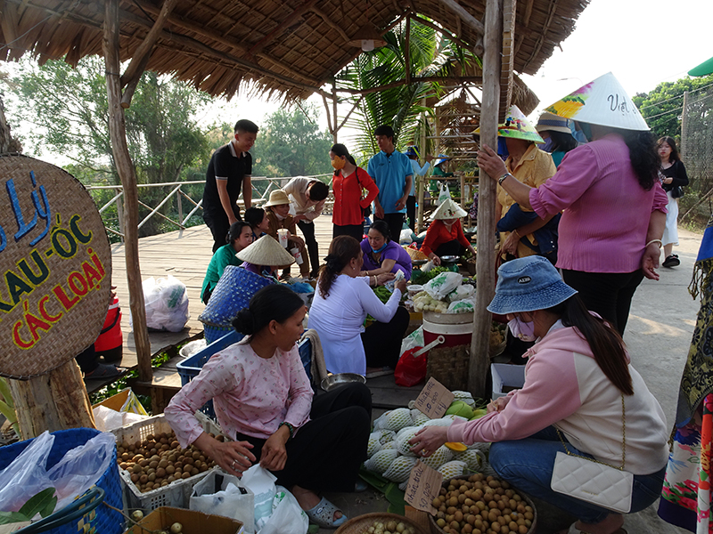 Hơn cả một khu chợ, đó là tình người